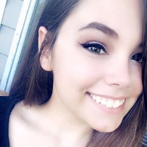 Meet your Posher, Destinee